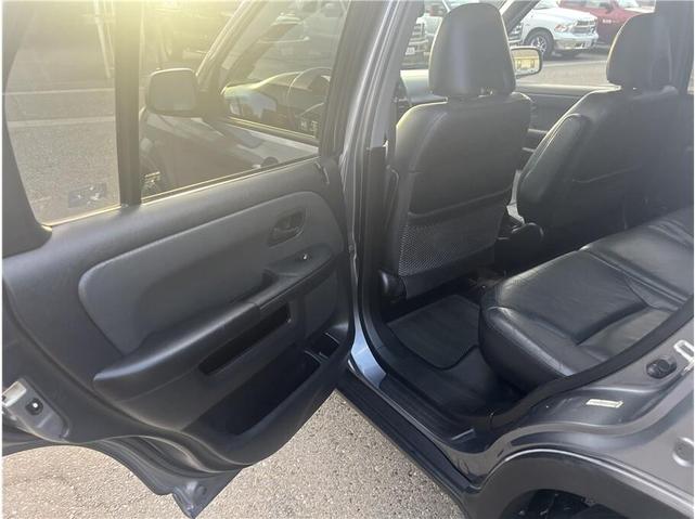 Photo of 2005 Silver Honda CR-V