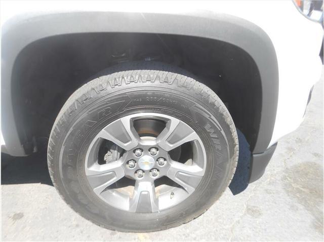 Photo of 2017 White Chevrolet Colorado
