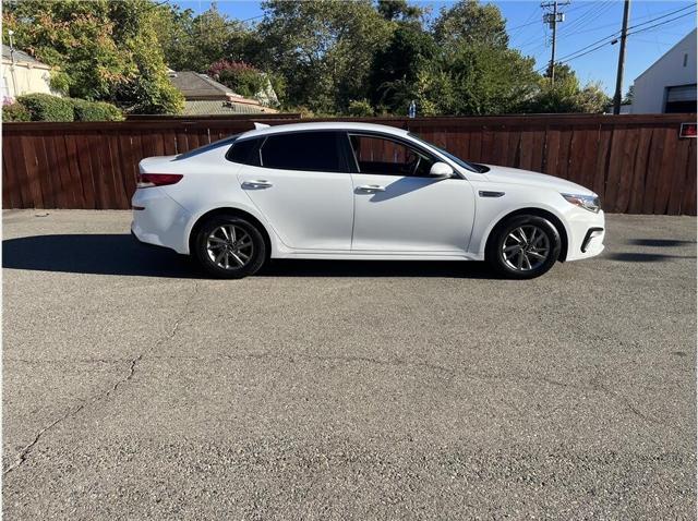 Photo of 2019 White Kia Optima