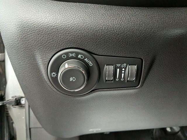 Photo of 2022 Sting Gray Clearcoat Jeep Compass