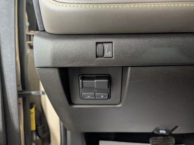 Photo of 2024 Sand Dune Metallic Chevrolet Colorado