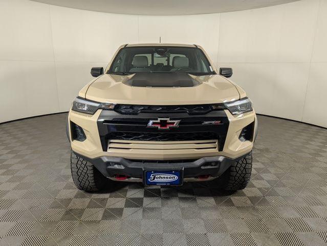 Photo of 2024 Sand Dune Metallic Chevrolet Colorado