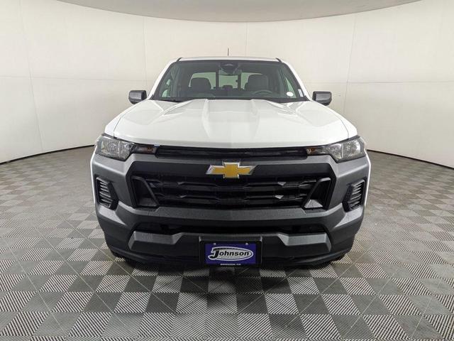 Photo of 2025 Summit White Chevrolet Colorado