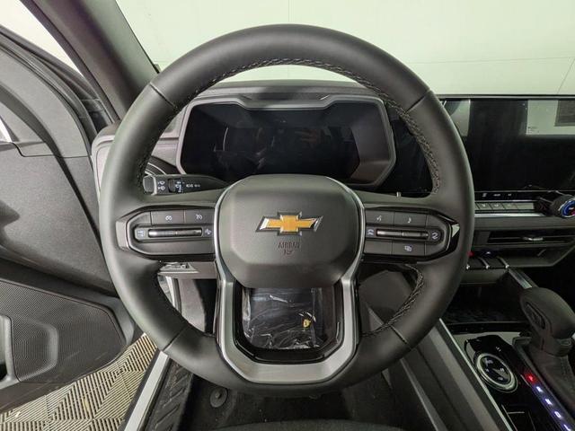 Photo of 2025 Summit White Chevrolet Colorado