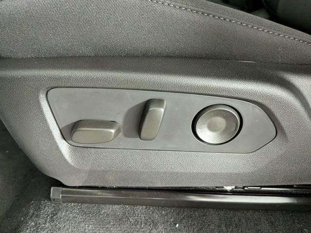 Photo of 2025 Summit White Chevrolet Colorado