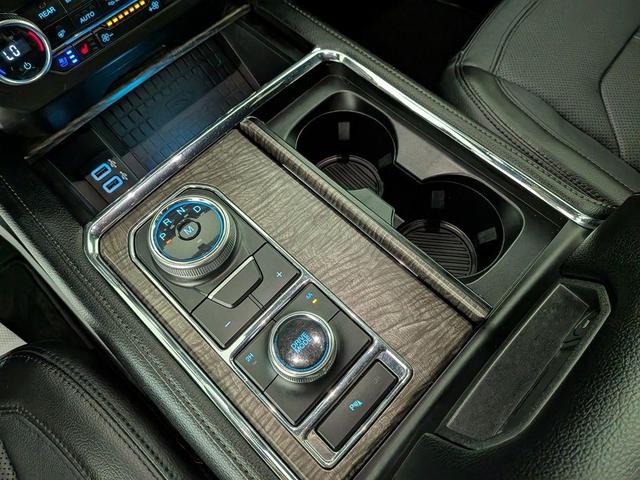Photo of 2019 Magnetic Metallic Ford Expedition