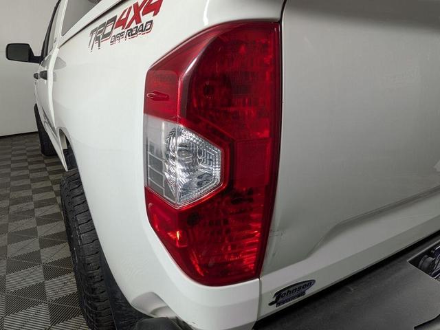 Photo of 2019 Super White Toyota Tundra