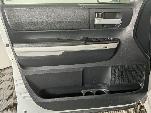 Photo of 2019 Super White Toyota Tundra