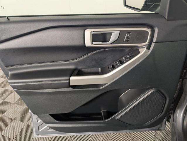 Photo of 2023 Gray Metallic Ford Explorer