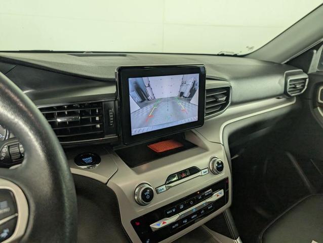 Photo of 2023 Gray Metallic Ford Explorer