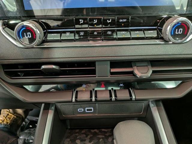 Photo of 2026 Summit White Chevrolet Colorado