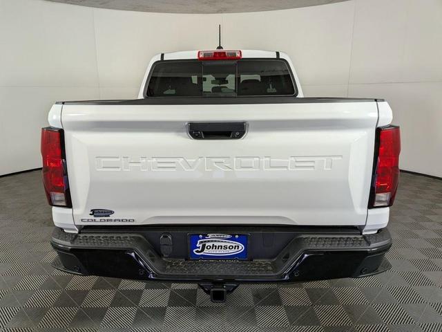 Photo of 2026 Summit White Chevrolet Colorado