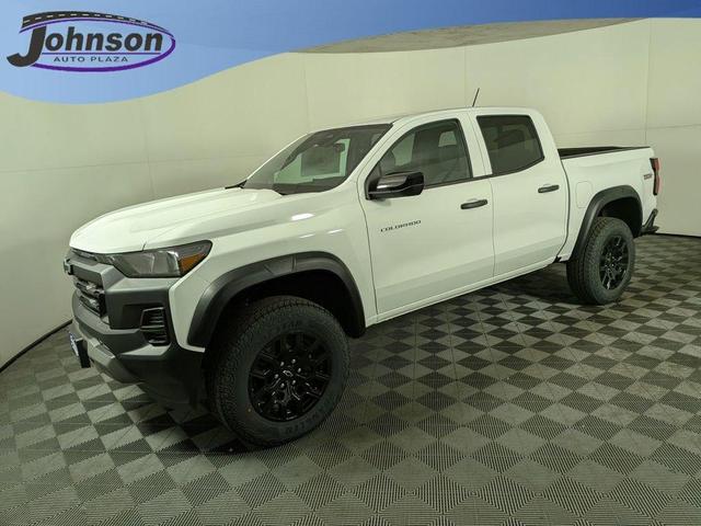 Photo of 2026 Summit White Chevrolet Colorado