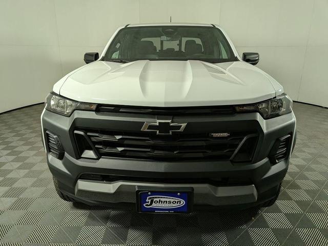 Photo of 2026 Summit White Chevrolet Colorado