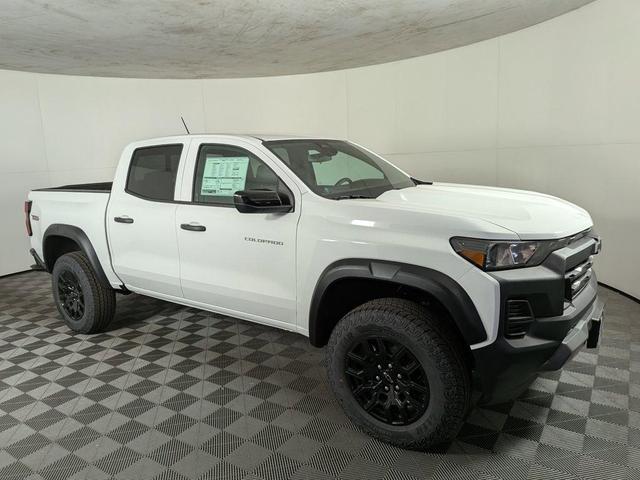 Photo of 2026 Summit White Chevrolet Colorado