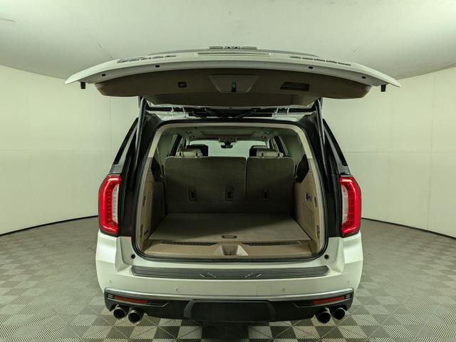 Photo of 2021 White Frost Tri-Coat GMC Yukon XL