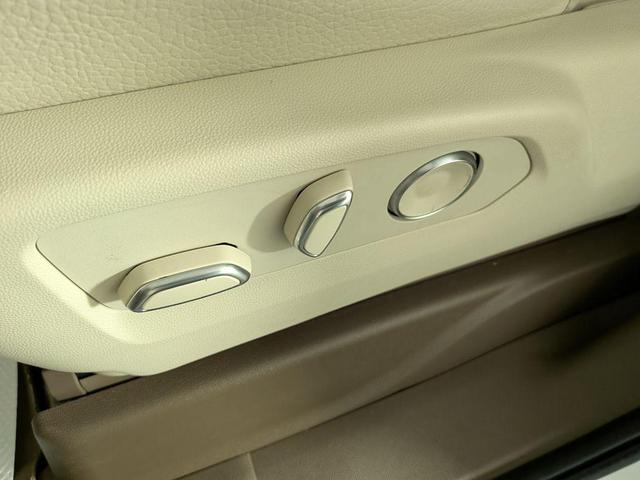 Photo of 2021 White Frost Tri-Coat GMC Yukon XL