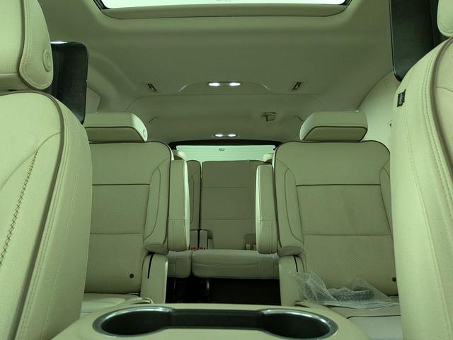 Photo of 2021 White Frost Tri-Coat GMC Yukon XL