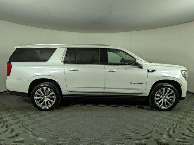 Photo of 2021 White Frost Tri-Coat GMC Yukon XL