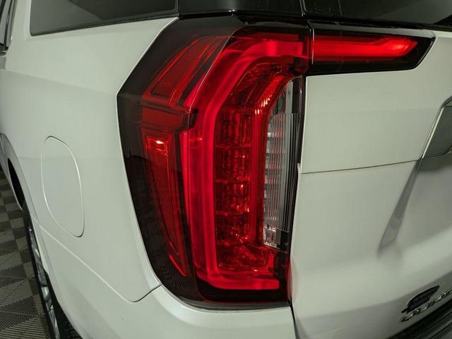 Photo of 2021 White Frost Tri-Coat GMC Yukon XL