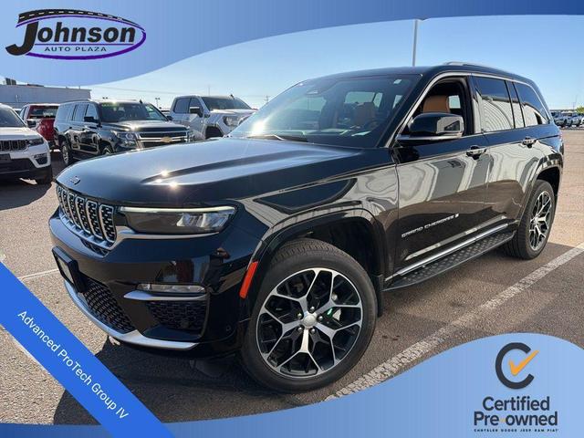 Photo of 2023 Diamond Black Jeep Grand Cherokee
