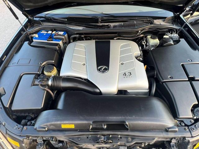Photo of 2005 Black Onyx Lexus LS 430
