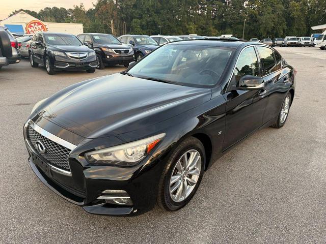 Photo of 2015 Black INFINITI Q50