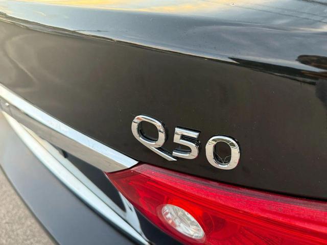 Photo of 2015 Black INFINITI Q50
