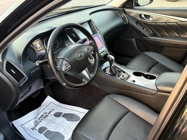 Photo of 2015 Black INFINITI Q50