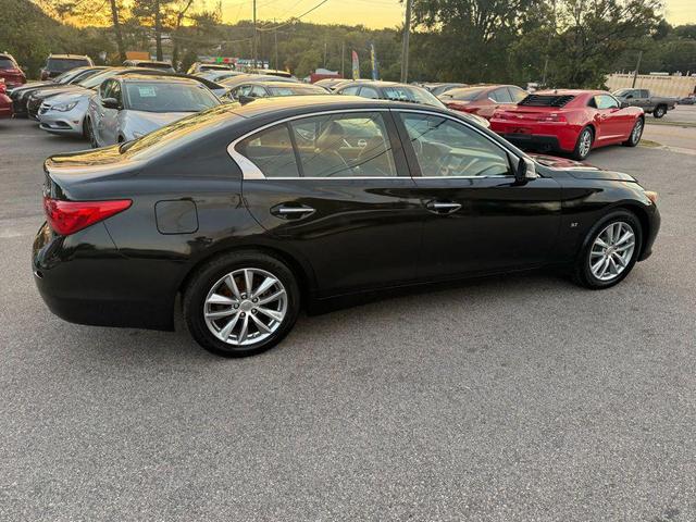 Photo of 2015 Black INFINITI Q50