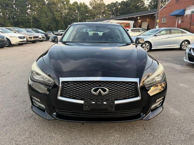Photo of 2015 Black INFINITI Q50