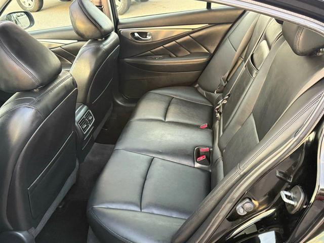 Photo of 2015 Black INFINITI Q50