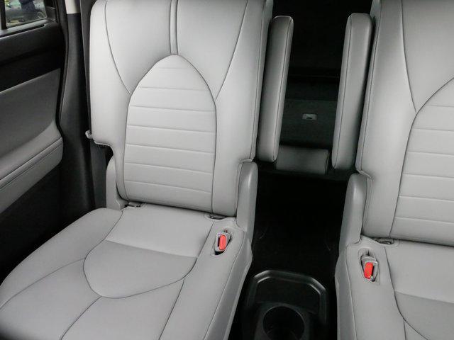 Photo of 2021 Midnight Black Metallic Toyota Highlander