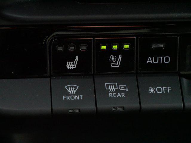 Photo of 2024 Oxygen White Toyota Crown