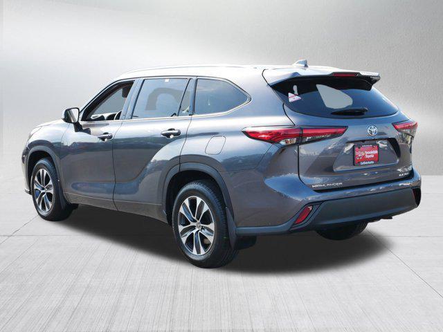 Photo of 2021 Magnetic Gray Metallic Toyota Highlander