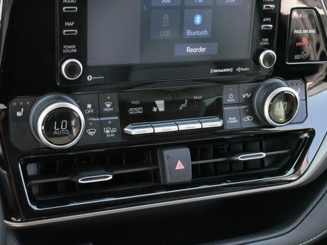 Photo of 2021 Magnetic Gray Metallic Toyota Highlander