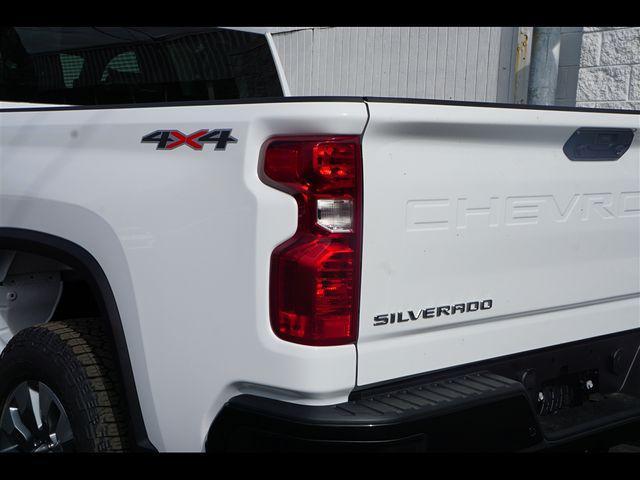 Photo of 2026 Summit White Chevrolet Silverado 2500