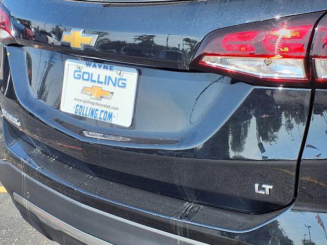 Photo of 2023 Mosaic Black Metallic Chevrolet Equinox