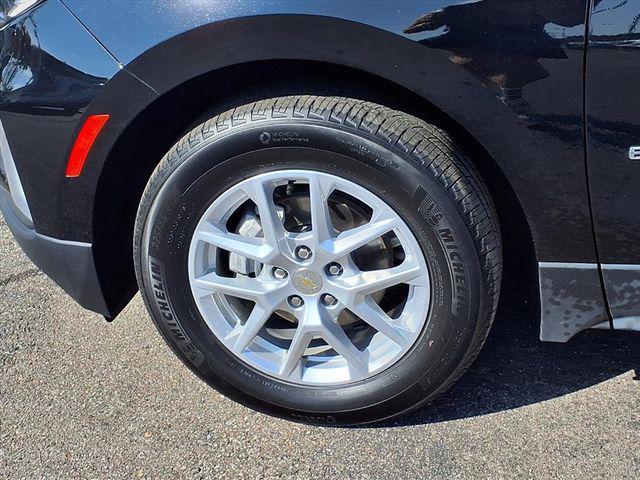 Photo of 2023 Mosaic Black Metallic Chevrolet Equinox