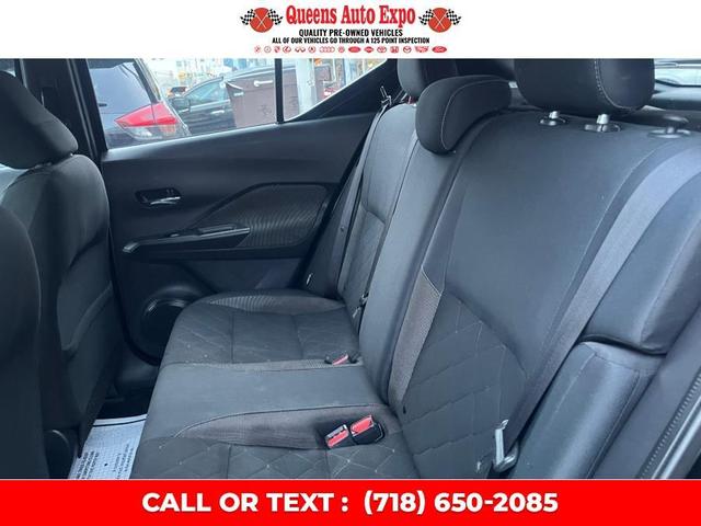 Photo of 2020 Super Black Nissan Kicks
