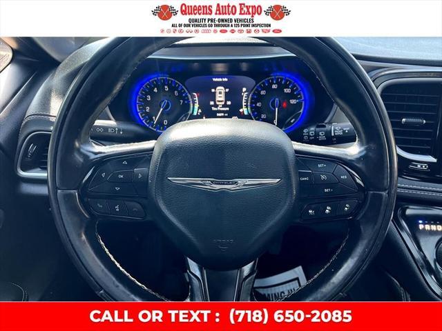 Photo of 2022 Granite Crystal Metallic Clearcoat Chrysler Pacifica