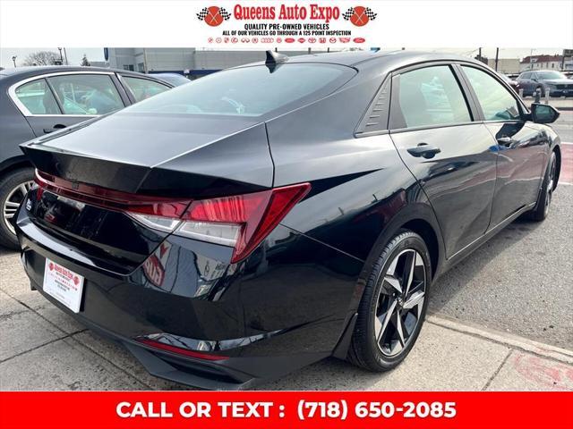 Photo of 2023 Phantom Black Hyundai ELANTRA
