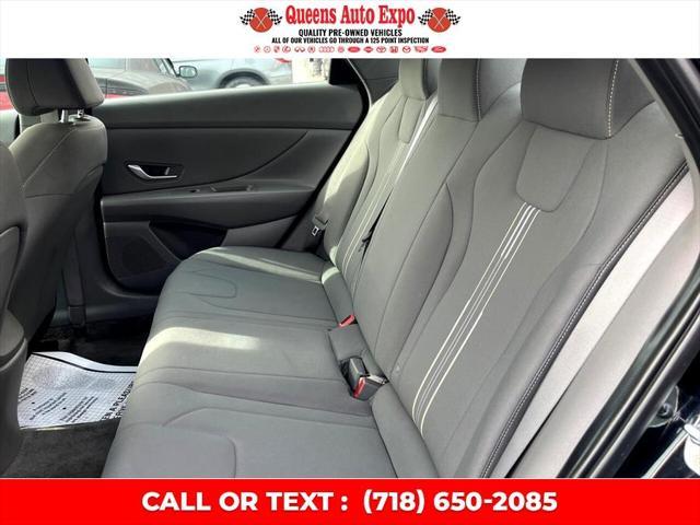 Photo of 2023 Phantom Black Hyundai ELANTRA