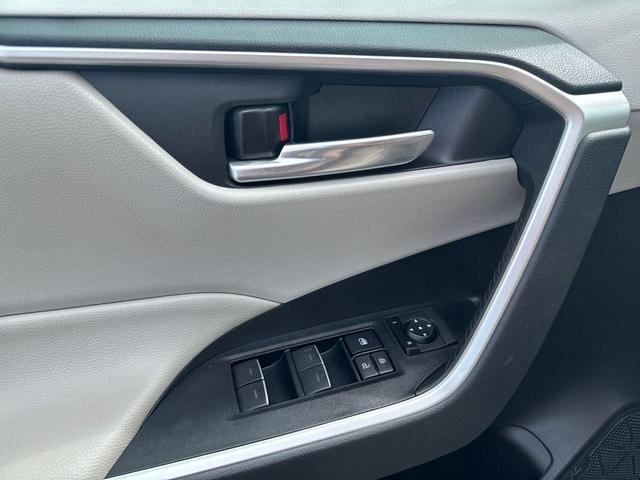 Photo of 2022 Silver Sky Metallic Toyota RAV4