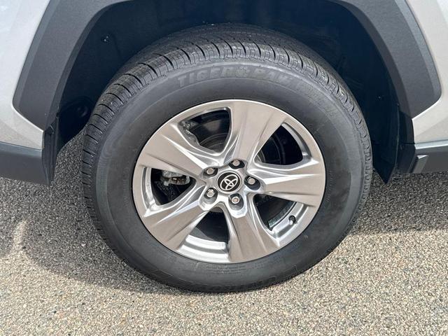Photo of 2022 Silver Sky Metallic Toyota RAV4