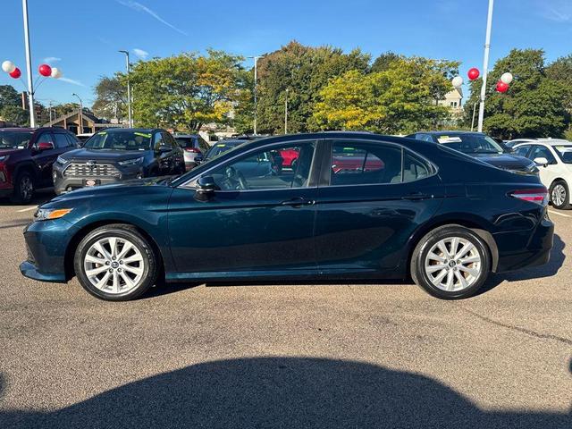 Photo of 2019 Blue Toyota Camry