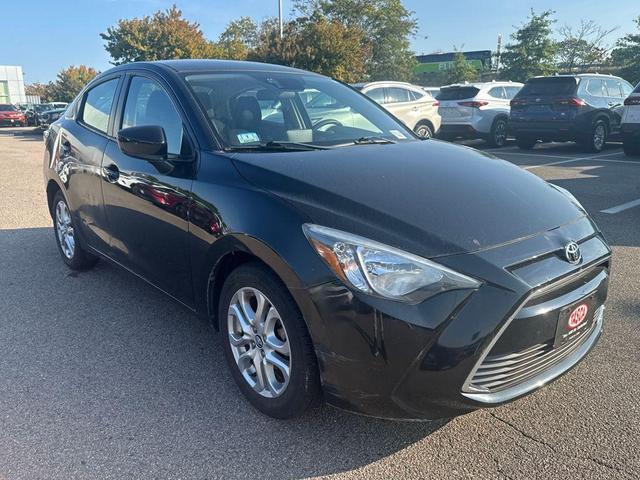 Photo of 2018 Black Toyota Yaris iA