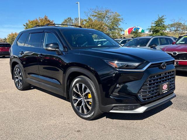 Photo of 2024 Midnight Black Metallic Toyota Grand Highlander