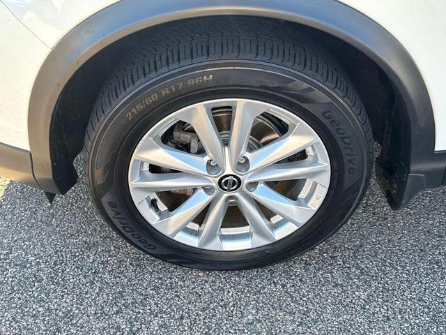 Photo of 2019 Pearl White Tricoat Nissan Rogue Sport