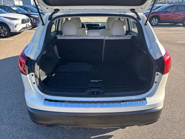 Photo of 2019 Pearl White Tricoat Nissan Rogue Sport